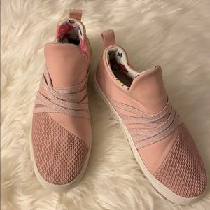 BNWOT. Sz 13 Girl’s Slip on Tennis Shoes !